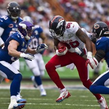 体育足彩网-亚冠赛场1-3惨败！中超冠军光环褪色，一年未尝胜绩陷垫底深渊